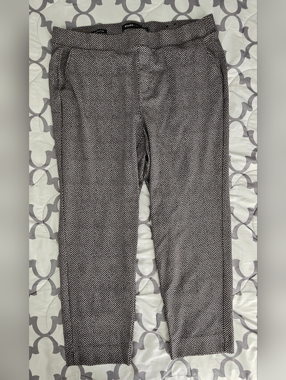 Torrid Studio Black & White Chevron Pull On Pants